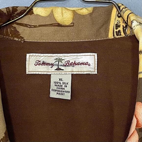 Tommy Bahama Mens Size XL Button Up Silk Hawaiian Shirt Floral Postcard Beach - Picture 5 of 11